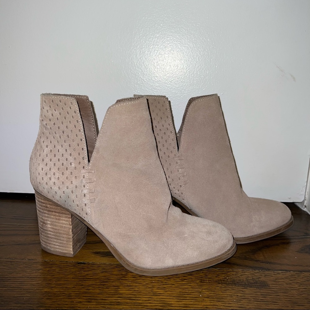 Steve Madden Tan Suede Bootie